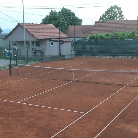 Rest Apartments Nikšić Esterno foto