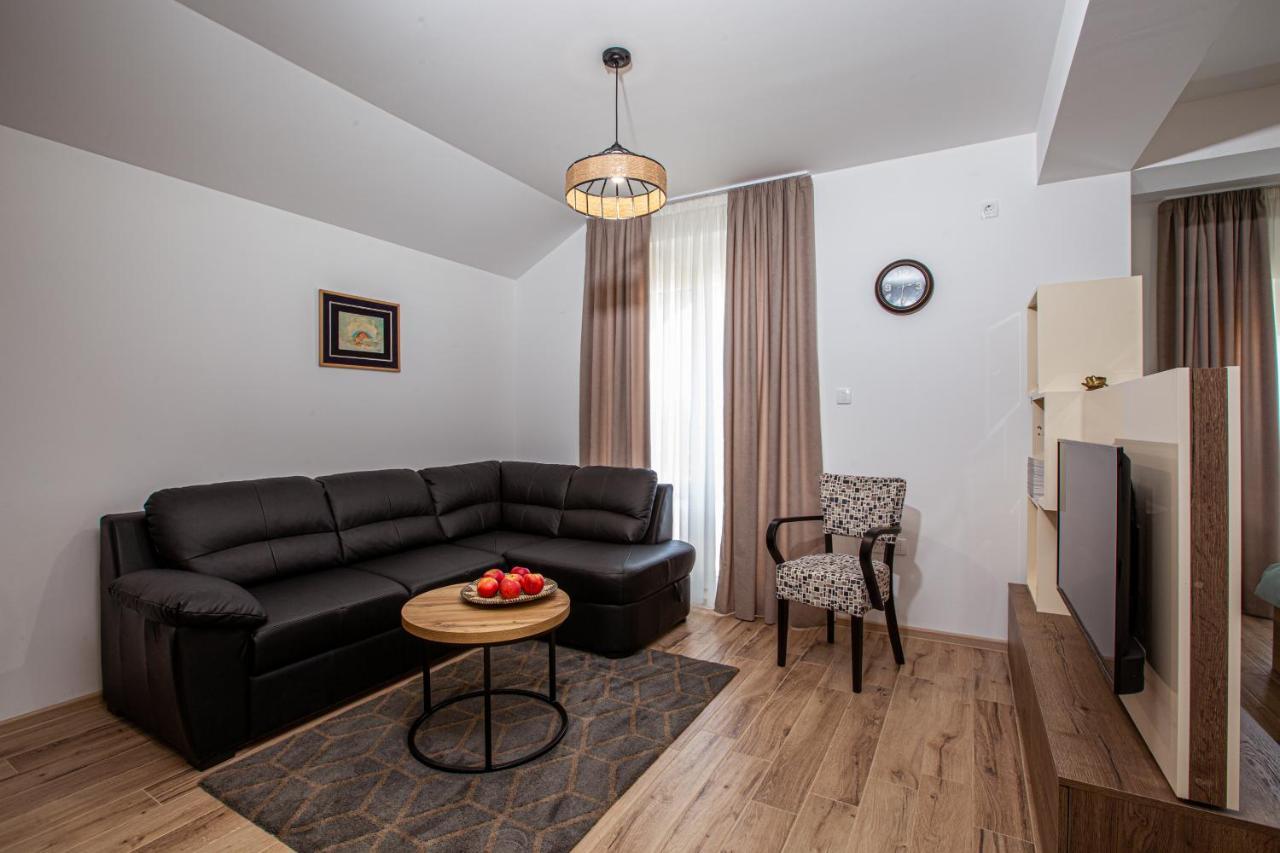 Rest Apartments Nikšić Esterno foto