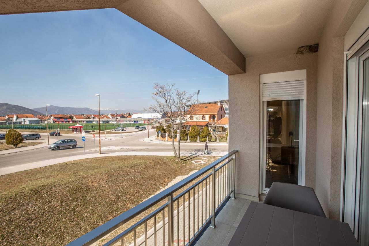 Rest Apartments Nikšić Esterno foto