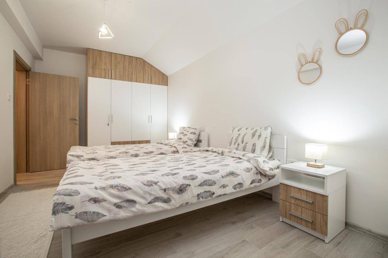 Rest Apartments Nikšić Esterno foto