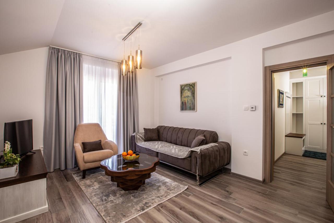 Rest Apartments Nikšić Esterno foto