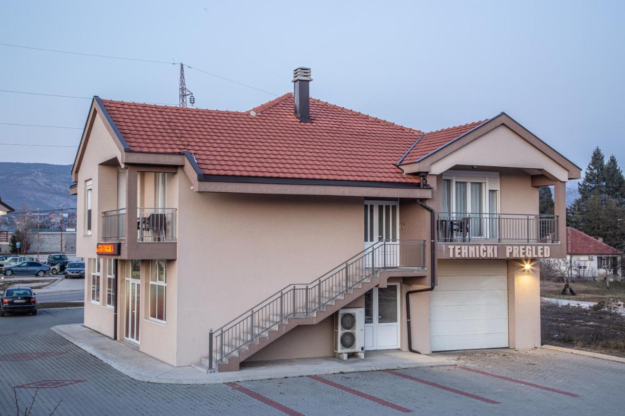 Rest Apartments Nikšić Esterno foto